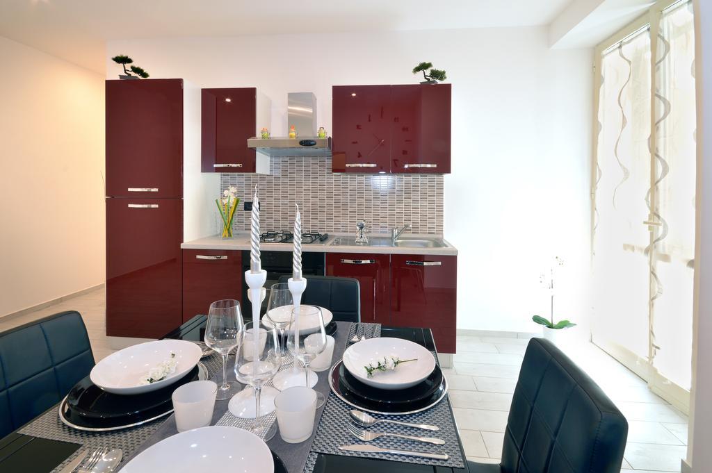 Home Sweet Home Napoli Bagian luar foto