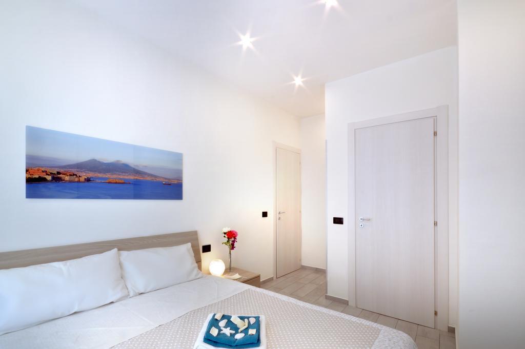 Home Sweet Home Napoli Bagian luar foto