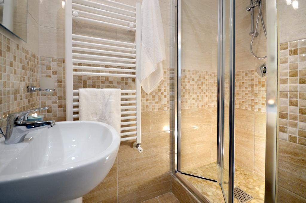 Home Sweet Home Napoli Bagian luar foto